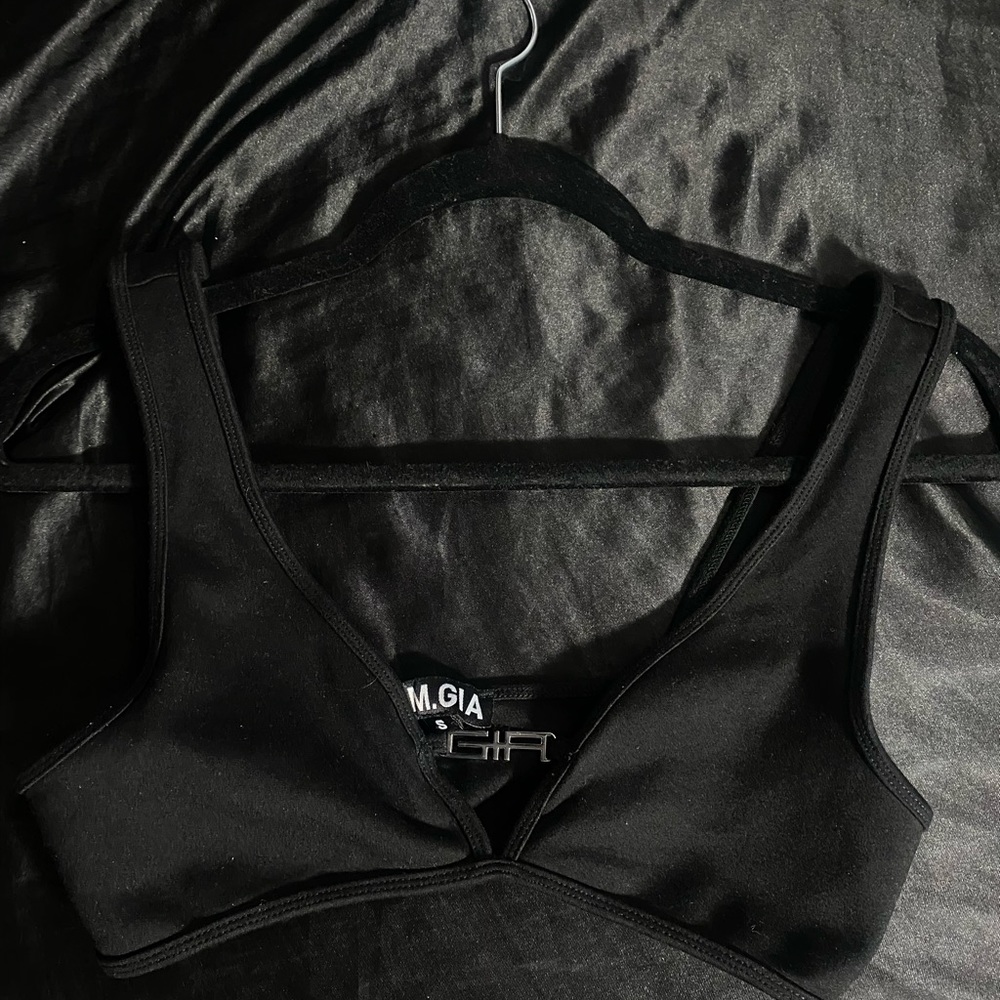 i.am.gia black lucid top✨